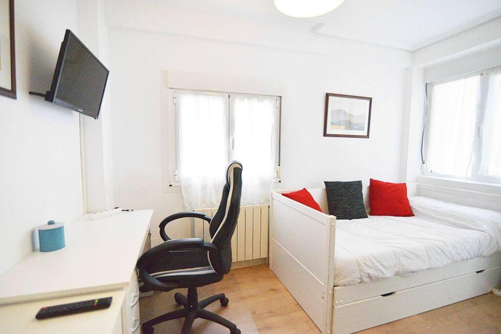 El Apartamento De Los Pinares By Just Room Santander Bagian luar foto