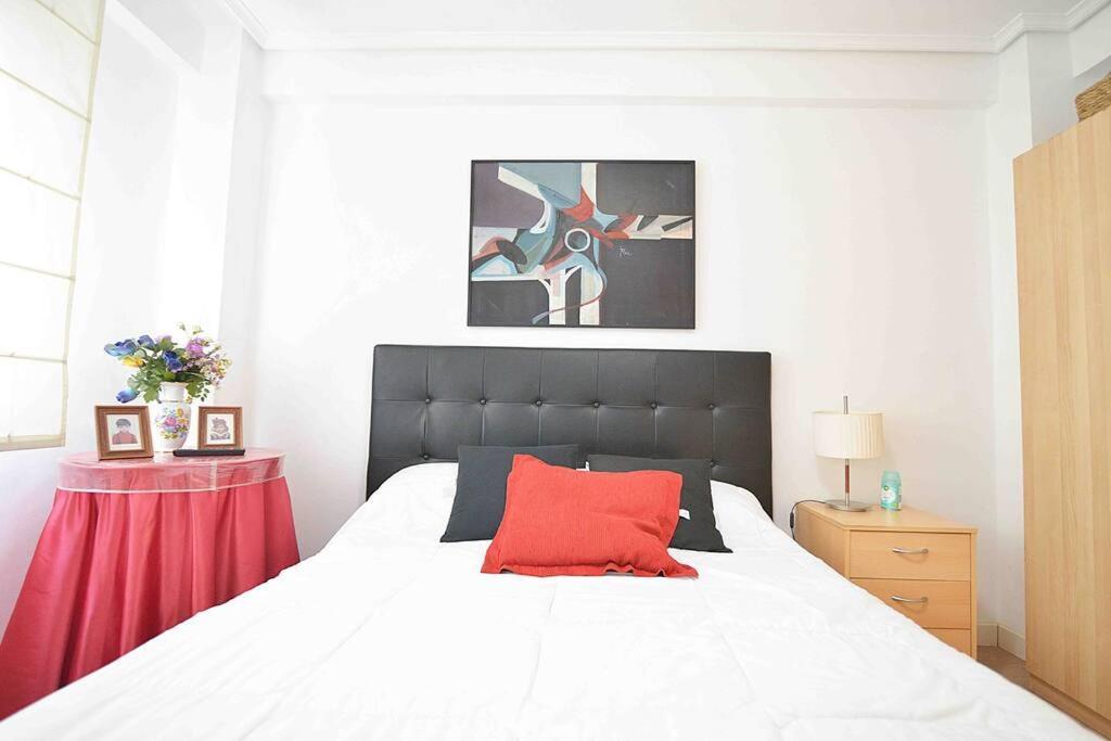 El Apartamento De Los Pinares By Just Room Santander Bagian luar foto