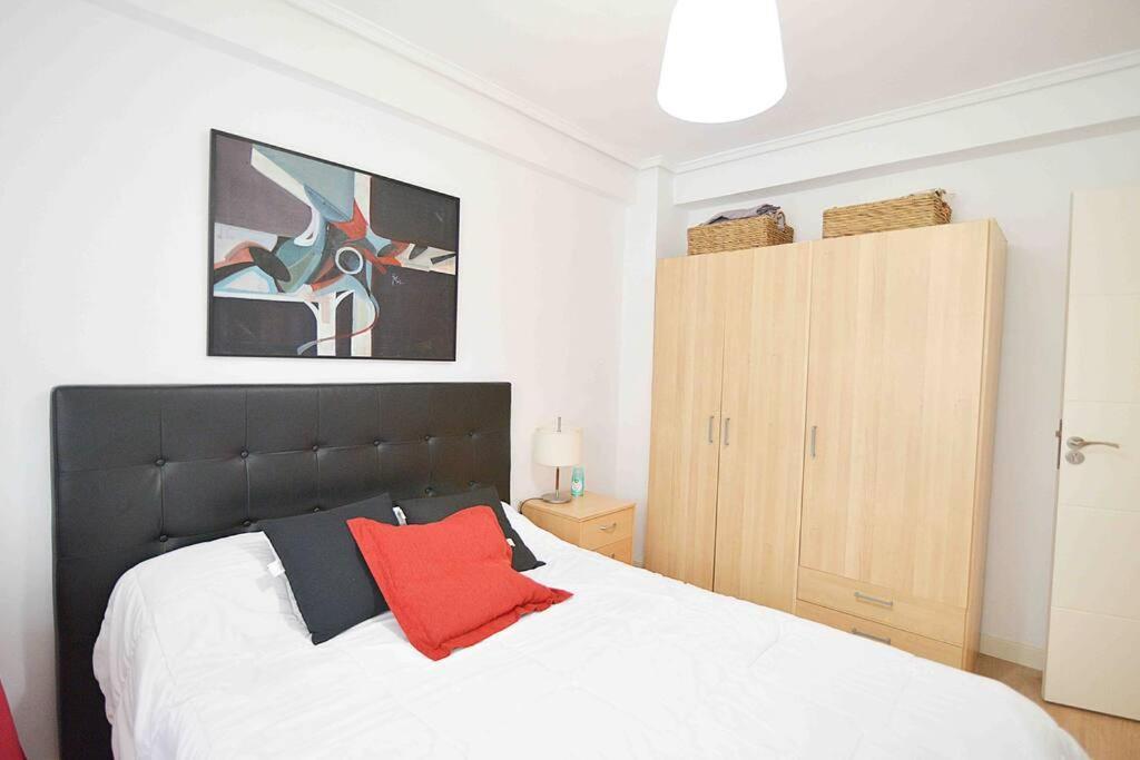 El Apartamento De Los Pinares By Just Room Santander Bagian luar foto